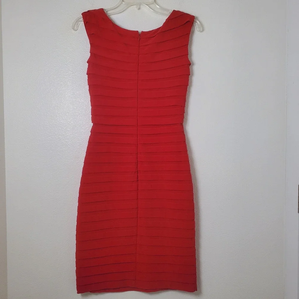 Adrianna Papell Petite Red Tiered Sheath Dress 4P Sleeveless‎ Cocktail V-Neck